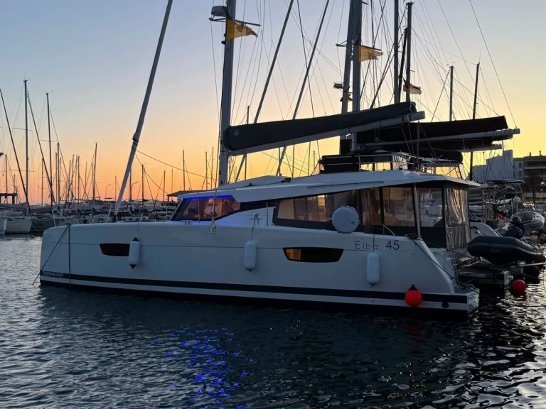 Noleggio Catamarano Fountaine Pajot con patente nautica
