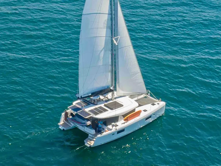 Noleggio Catamarano Lagoon con patente nautica