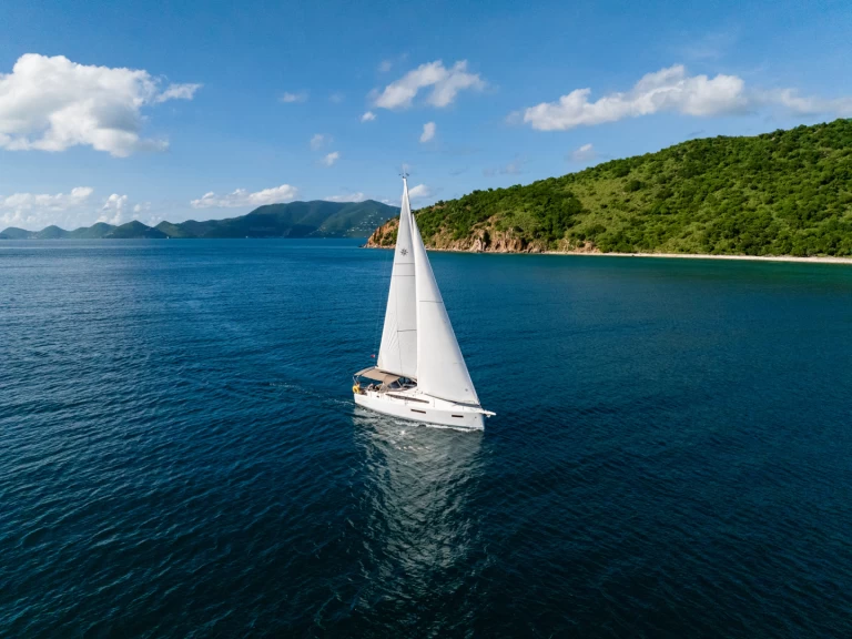 Noleggio Barca a vela Jeanneau con patente nautica