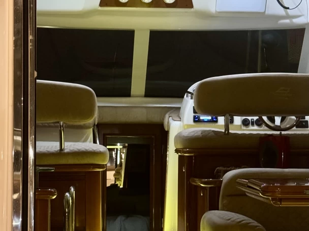 Barca a motore a noleggio a Podstrana al miglior prezzo