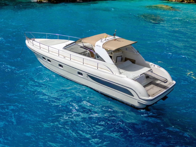 Yacht di lusso a noleggio a Positano al miglior prezzo