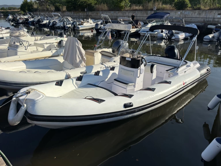 Noleggio barche Hyères economico Selva 650 Family