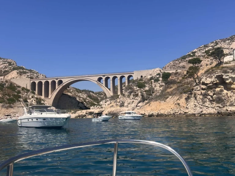 Noleggiare una Lomac Beluga 17 a L'Estaque
