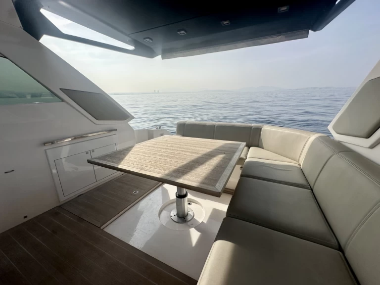 Barca a motore a noleggio a Marsiglia al miglior prezzo