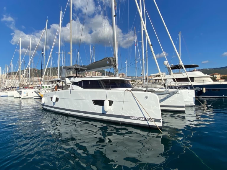 Noleggiare una Fountaine Pajot Isla 40 a Marine de Sant'Ambrogio