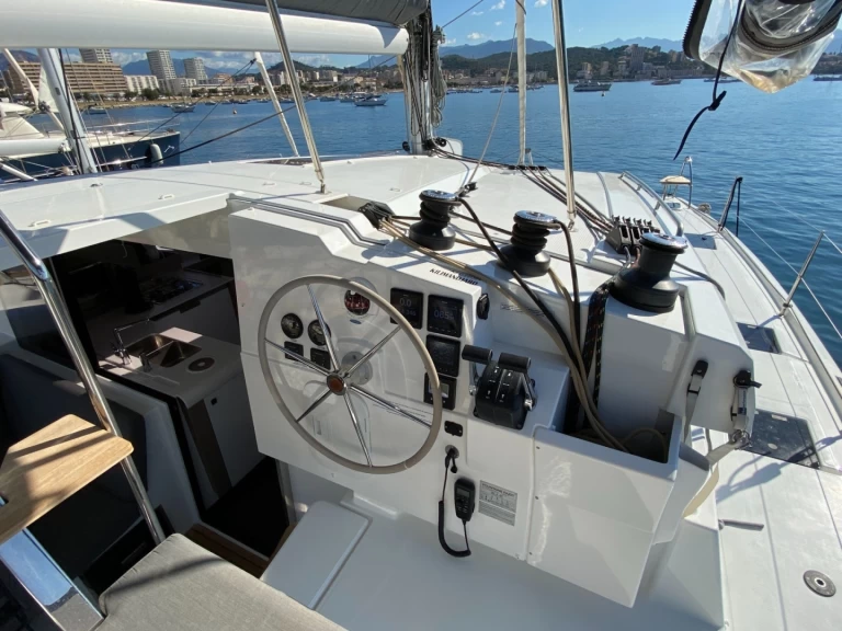 Noleggio Catamarano a Marine de Sant'Ambrogio – Fountaine Pajot Isla 40