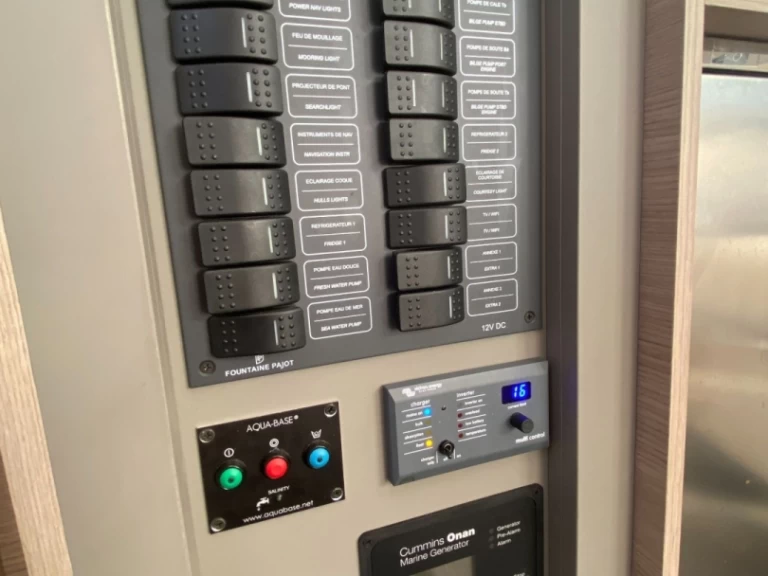 Noleggio Catamarano con o senza skipper Fountaine Pajot a Marine de Sant'Ambrogio