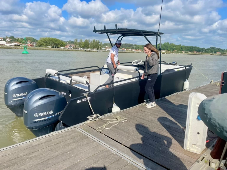 Noleggiare una Pita Yacht Catamaran One Off a Hendaye