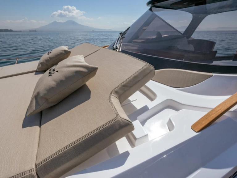 Noleggio Barca a motore con o senza skipper CANTIERE NAUTICO MIMI' a Sorrento