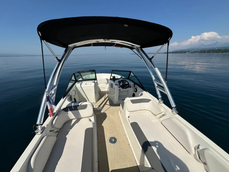 Bayliner E7 da affittare a  Amphion-les-Bains