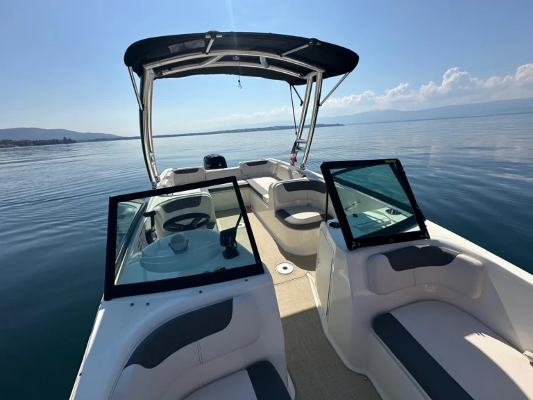 Noleggio a Amphion-les-Bains – Bayliner E7 su SamBoat