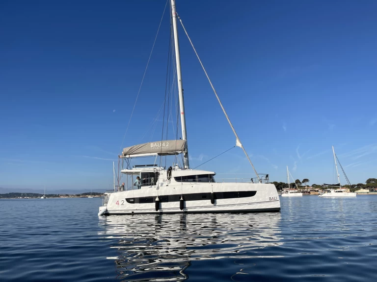 Noleggiare una Bali Catamarans Bali 4.2 a Cannes