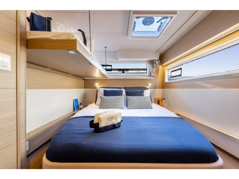 Noleggio barche Hyères economico Lagoon 43