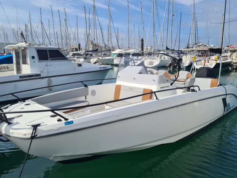 Noleggio a Les Sables-d'Olonne – Bénéteau Flyer 8 SPACEdeck su SamBoat