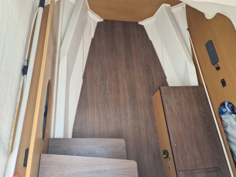 Noleggiare una Bénéteau Flyer 8 SPACEdeck a Les Sables-d'Olonne