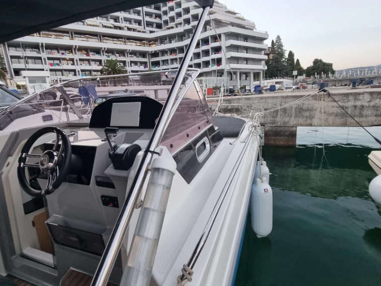 Atlantic 730 Sun Cruiser da affittare a  Abbazia