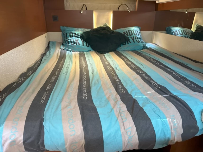 Noleggio Barca a motore Jeanneau con patente nautica