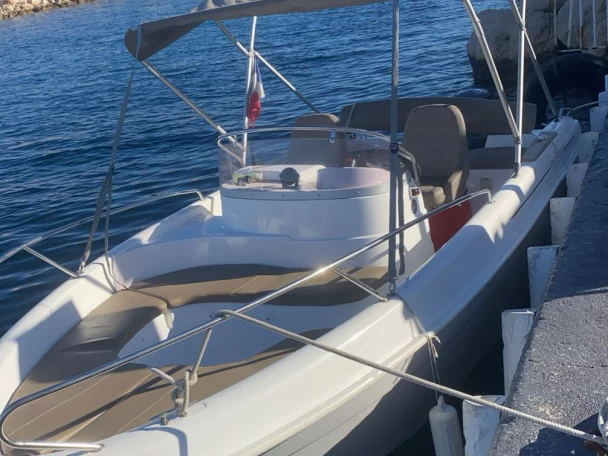 Noleggio Barca a motore con o senza skipper B2 Marine a Marsiglia