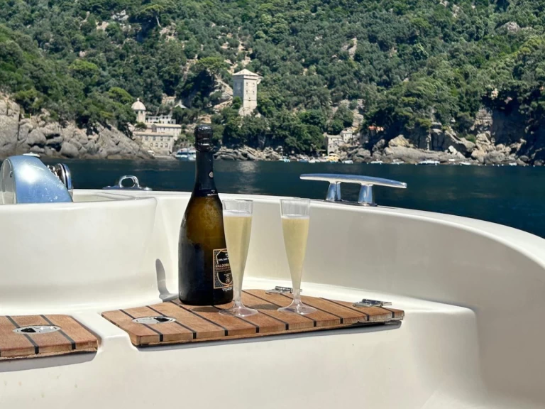 Noleggio Gommone Italiamarine con patente nautica