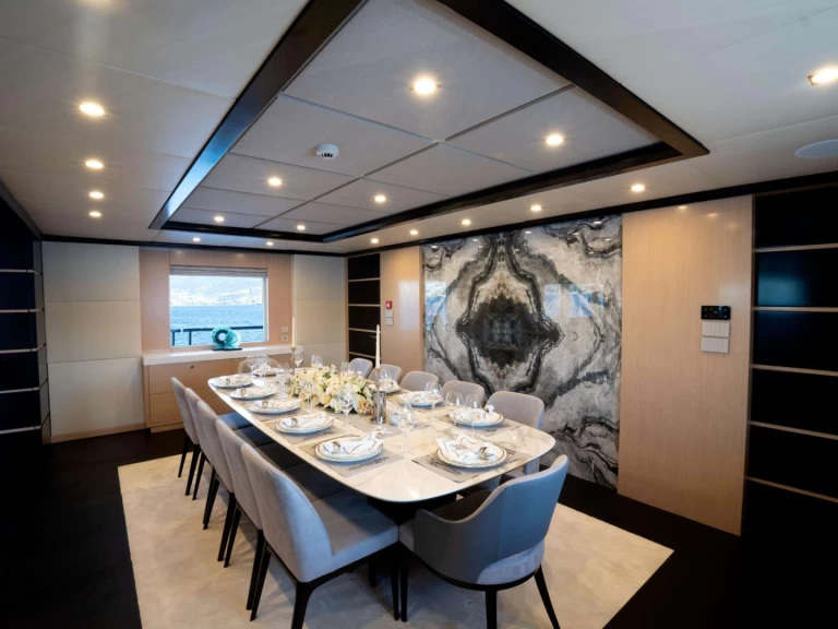 Noleggio Yacht di lusso Custom con patente nautica