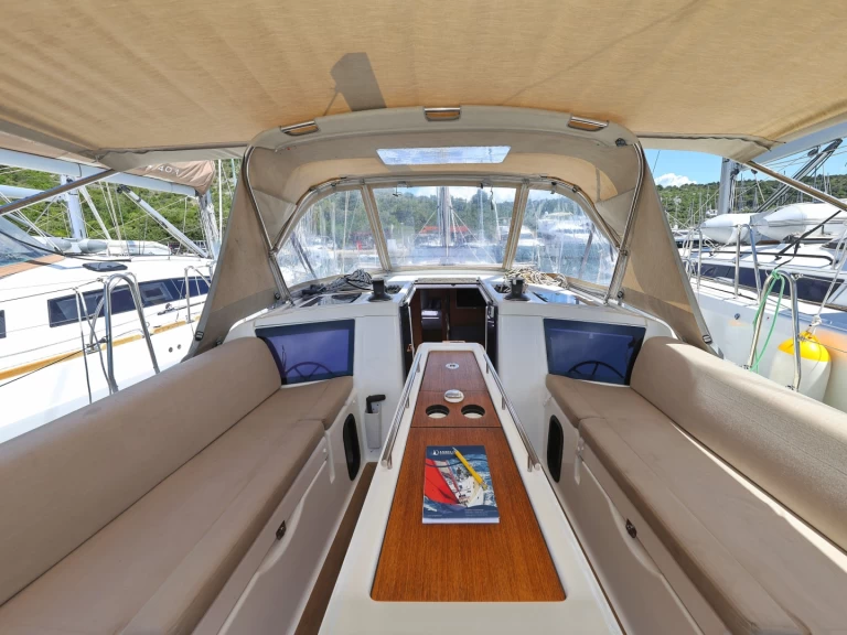 Barca a vela a noleggio a Primošten al miglior prezzo