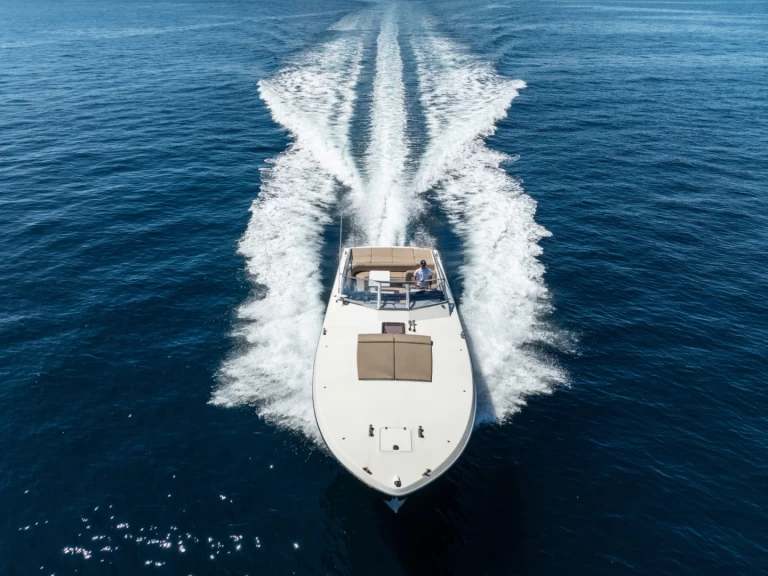 Noleggio Barca a motore con o senza skipper Itama a Saint-Tropez