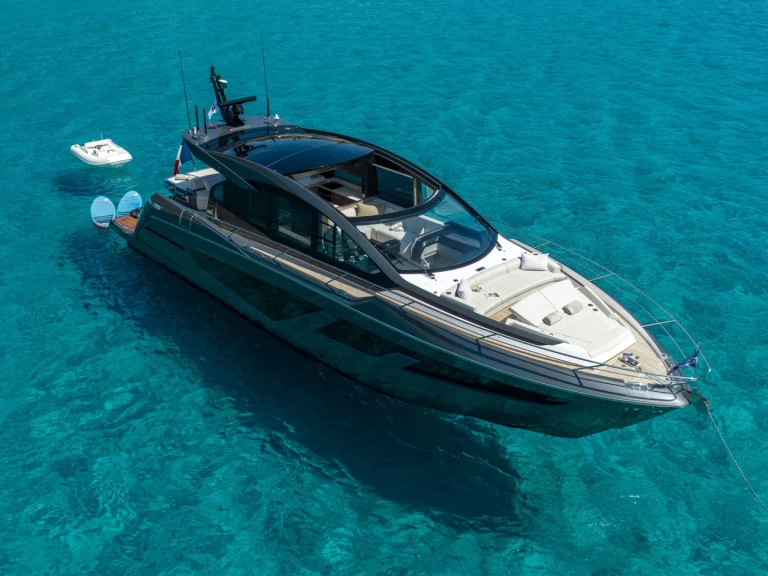 Noleggio Yacht di lusso a Saint-Tropez – Sunseeker PREDATOR 65