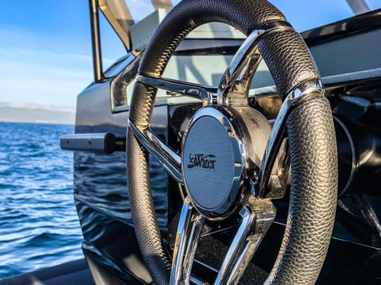 Noleggio a Cogolin – Sea Water SEA WATER 320 su SamBoat