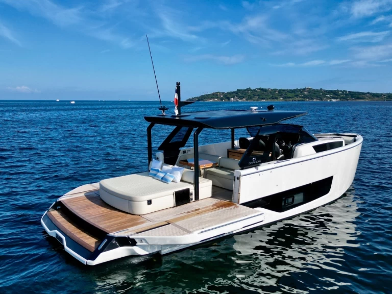 Noleggio barche Cranchi Cranchi A46 a Saint-Tropez su Samboat