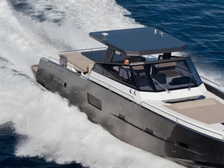 MED YACHT  Med Yacht 52 da affittare a  Cogolin