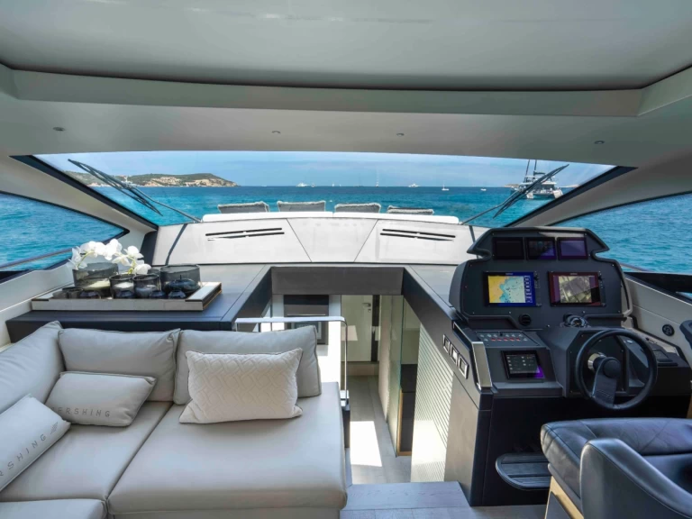 Noleggio barche Saint-Tropez economico PERSHING 70