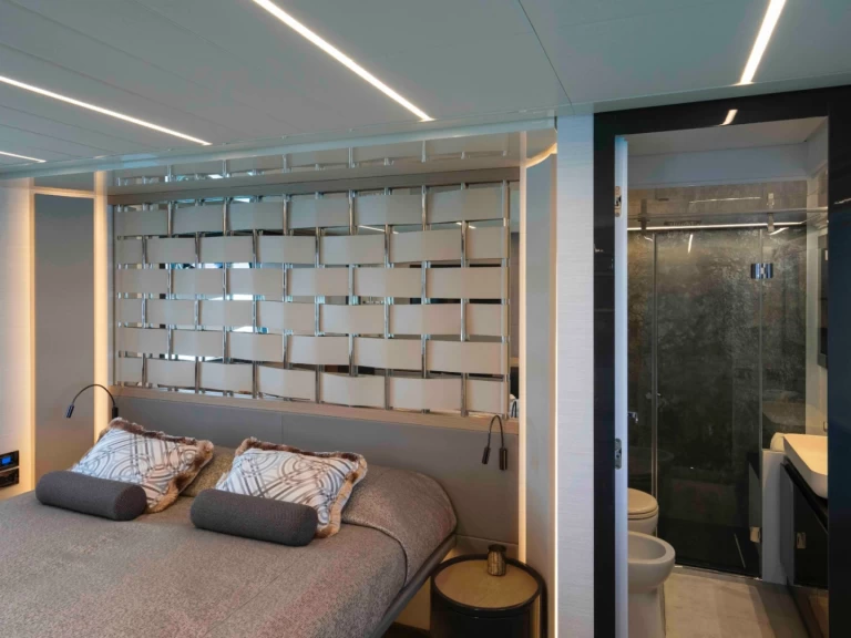 Noleggio barche Pershing PERSHING 70 a Saint-Tropez su Samboat