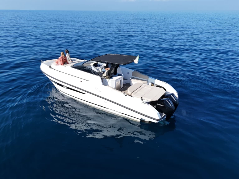 Noleggio barche Rio Yachts Daytona 34 a Sorrento su Samboat