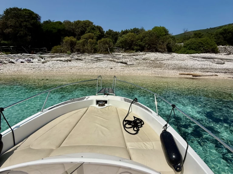 Noleggiare una Jeanneau Cap Camarat 7.5 WA a Lussinpiccolo (Mali Lošinj)