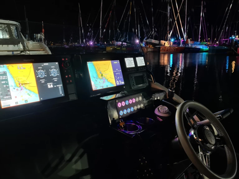 Zodiac Medline 9 da affittare a  Les Sables-d'Olonne