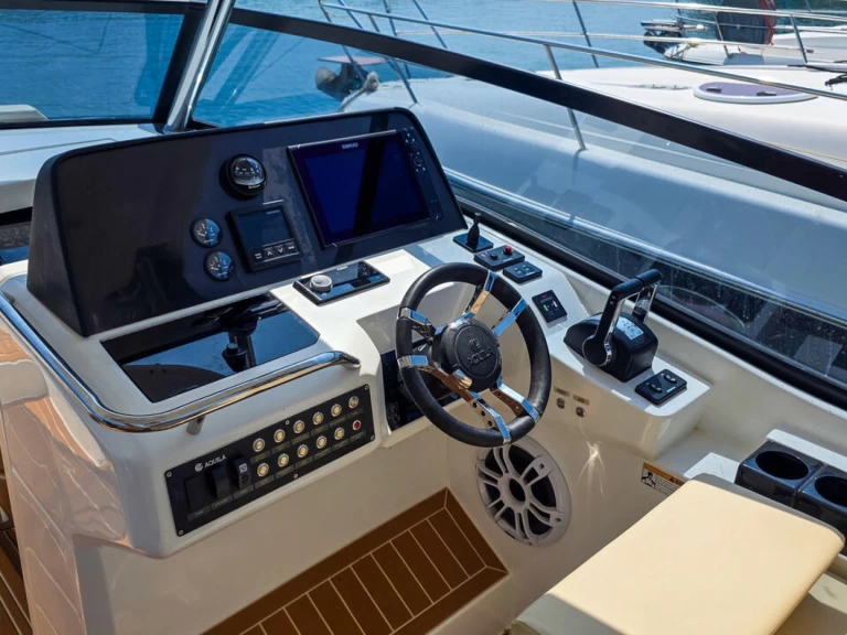 Noleggio Barca a motore Aquila con patente nautica