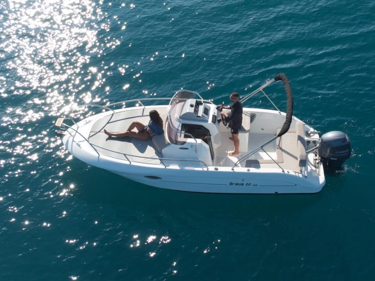 Noleggio Barca a motore con o senza skipper Mingolla a Pola