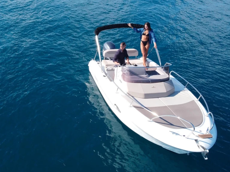 Noleggio Barca a motore Mingolla con patente nautica