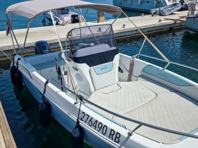 Noleggio barche Salpa Salpa Sunsix a Pola su Samboat