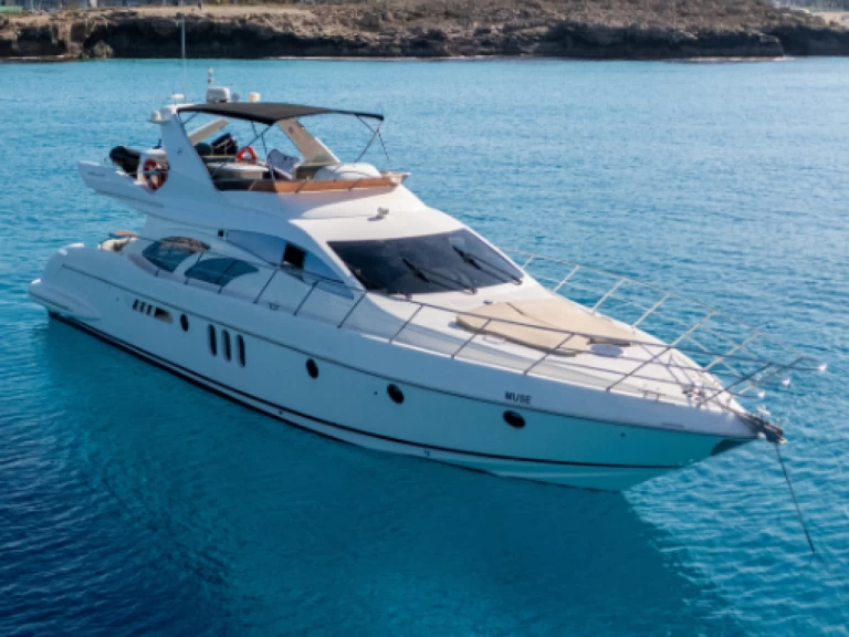 Noleggio Yacht di lusso Azimut con patente nautica
