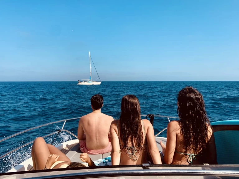 Noleggio Barca a motore Bénéteau con patente nautica