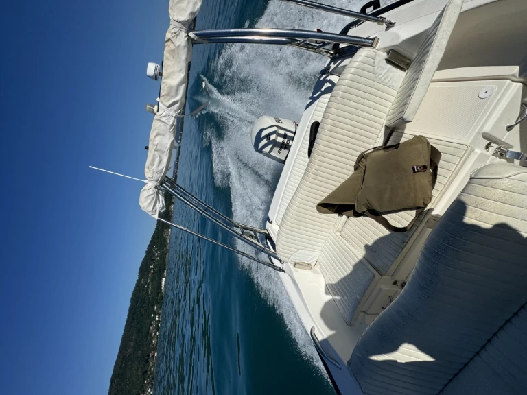 Noleggio Gommone Zar con patente nautica