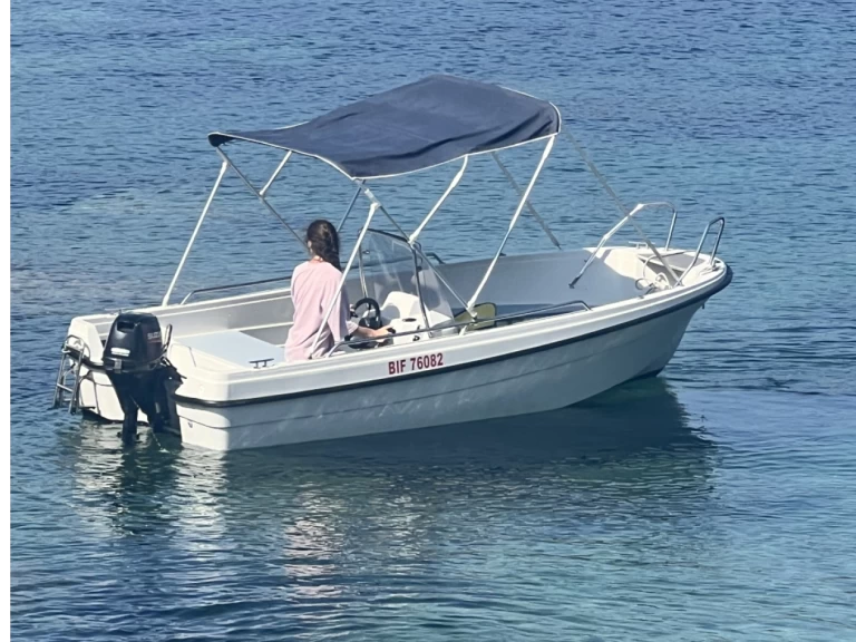 Barca a motore a noleggio a Galéria al miglior prezzo