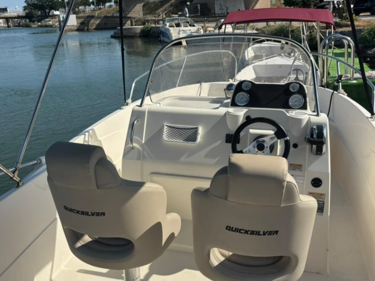 Quicksilver Activ 605 Open da affittare a  Carnon-Plage