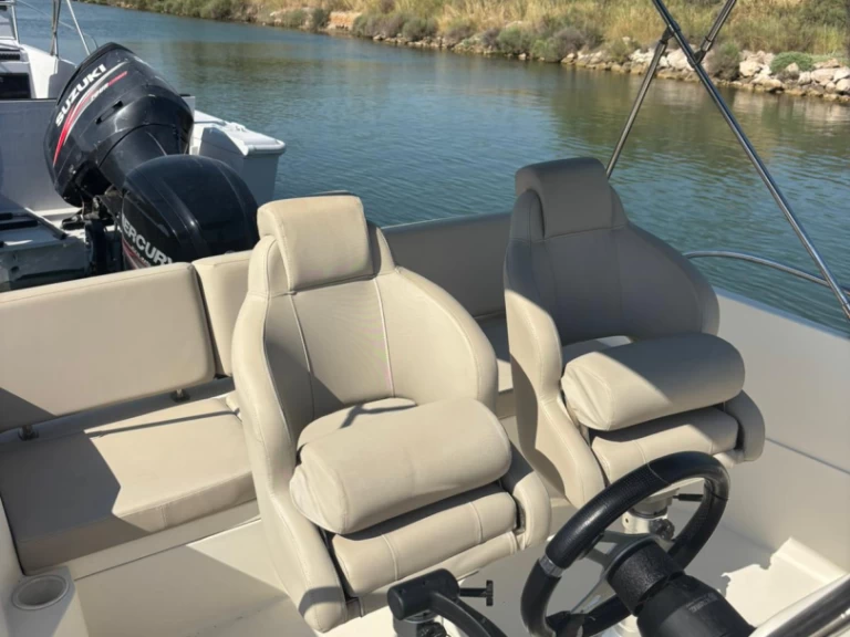 Noleggiare una Quicksilver Activ 605 Open a Carnon-Plage