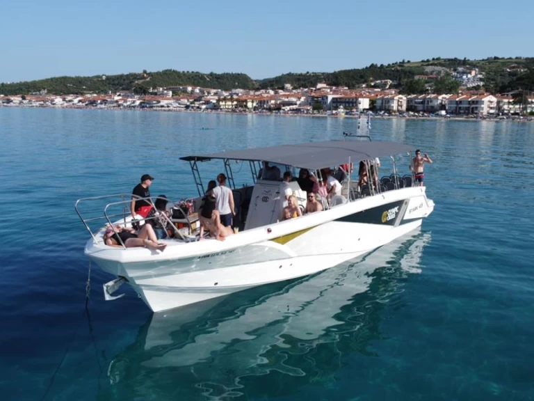 Barca a motore a noleggio a Salonicco (Citta) al miglior prezzo