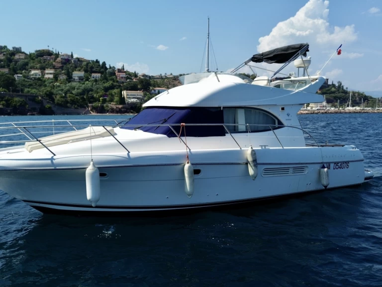 Noleggio Barca a motore a Mandelieu-la-Napoule – Jeanneau Prestige 36 Fly
