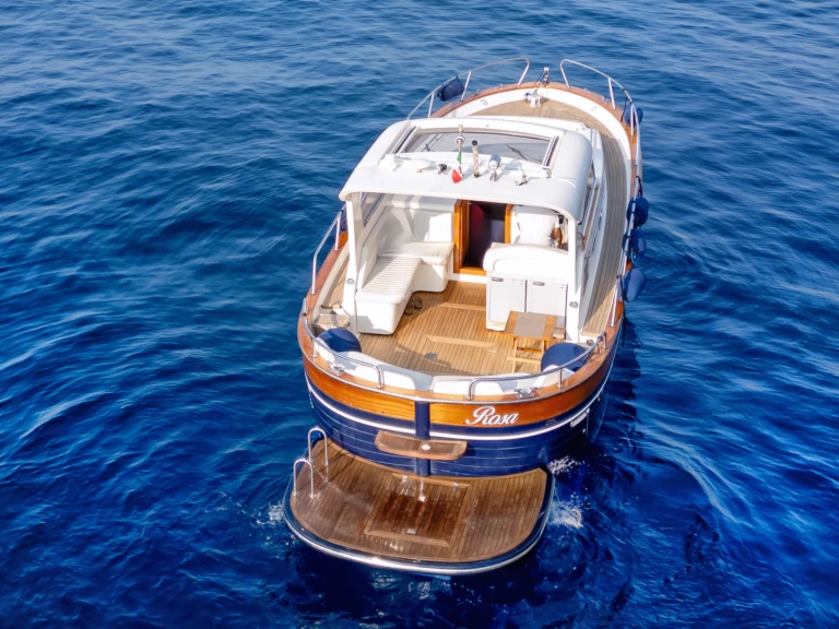 Noleggio Barca a motore con o senza skipper Apreamare a Massa Lubrense