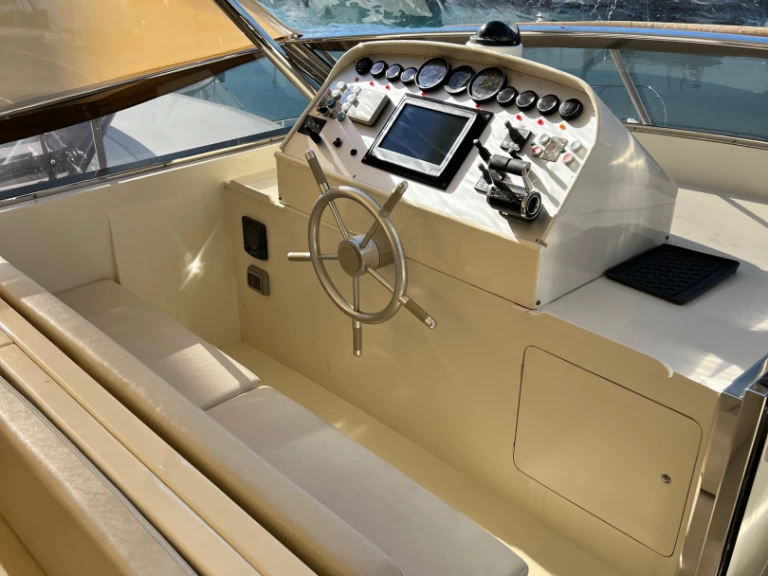 Noleggio a Porto di Salerno – Falcon falcon 80 su SamBoat