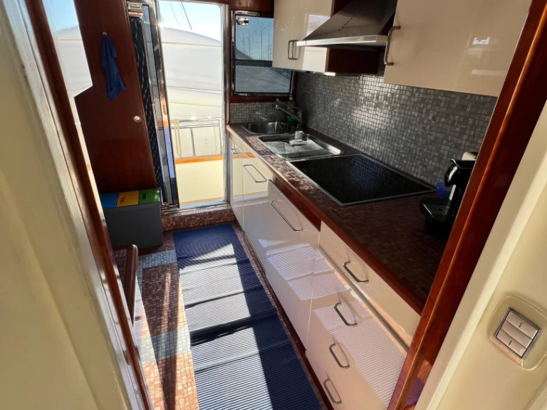 Noleggio barche Porto di Salerno economico falcon 80